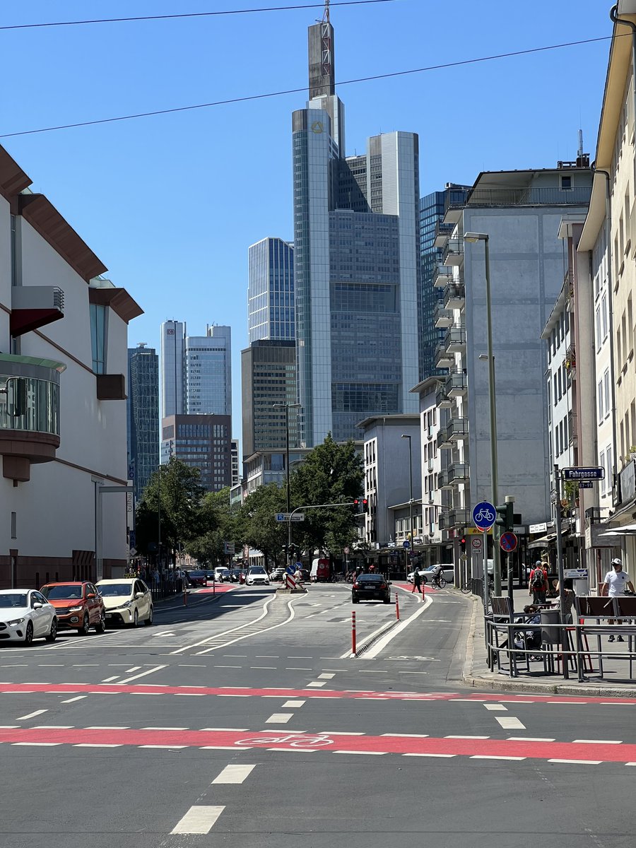 Verkehrspolitische #Radtour im Zuge der <a href="/EUROBIKE_SHOW/">EUROBIKE</a>: Das Dezernat für #Mobilität und das #Radfahrbüro der Stadt <a href="/Stadt_FFM/">Frankfurt am Main</a> bieten am Donnerstag, den 14.7.2022 drei Fahrradtouren durch Frankfurt entlang ausgewählter Orte der #Verkehrswende an. &gt;&gt; DETAILS IM THREAD