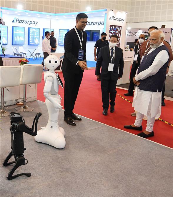 Digital India on X: What a fascinating start to the #DIW2022! Hon'ble PM  @narendramodi interacted with Digital Nagriks at the Digital Mela. Here are  a few glimpses.  / X