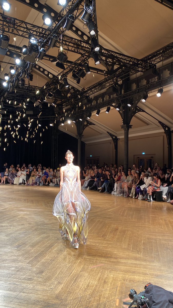 For the Iris Van Herpen Haute Couture FW22 Show. The collection ‘Meta Morphism’ celebrates 15 year anniversary of the brand. Exploring the depths of the body in post-human realities holds a lens to our intangible identities &amp; shifts society with hyper-reality at the horizon.