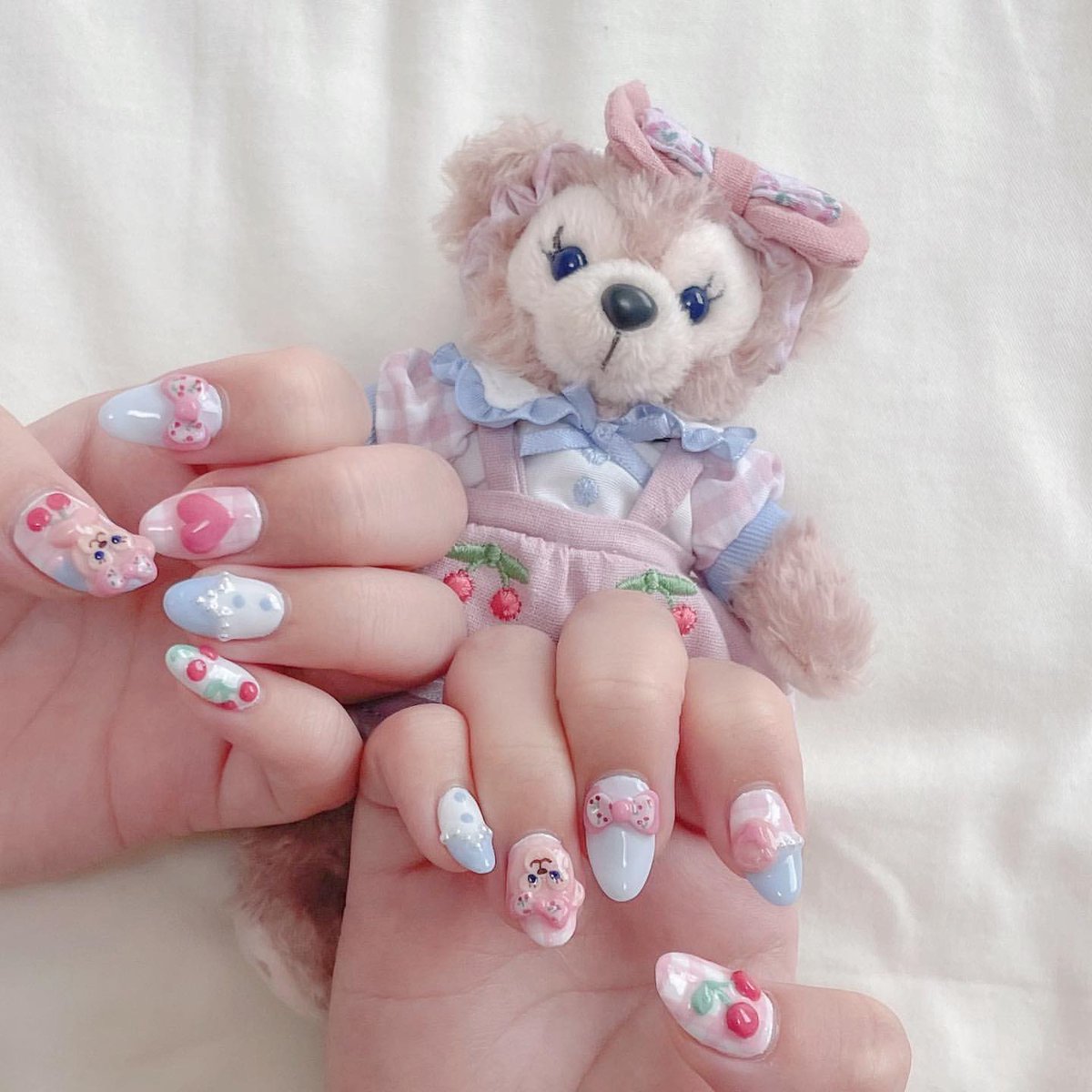 発売日に合わせてメイちゃんネイル🎶