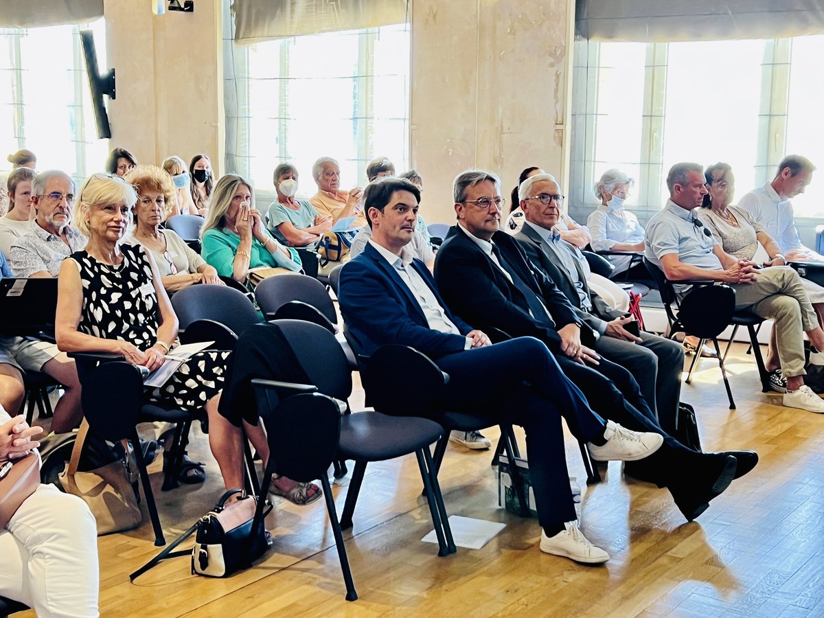 comagglo's tweet photo. [#CTE]  
Lancement de la journée bilan du Contrat de Transition Écologique. Ouverture de la séance par @JeromeViaud Président de la #CAPG https://t.co/y3h1t0PbJM