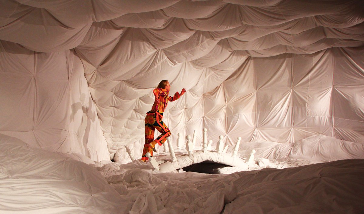 "A fever dream full of philosophical questioning." <a href="/cerys_leigh_/">Cerys-Leigh Phipps</a> reviews #SincereAsObjects for <a href="/WalesArtsReview/">Wales Arts Review</a>. 

walesartsreview.org/sincere-as-obj…

<a href="/Arts_Wales_/">Cyngor Celfyddydau Cymru | Arts Council of Wales</a> <a href="/BeeBrindille/">Bourdon Brindille</a> <a href="/AndreBullock/">Andre Bullock</a> <a href="/HeleneGregers1/">Helene Gregersen 🇩🇰</a>