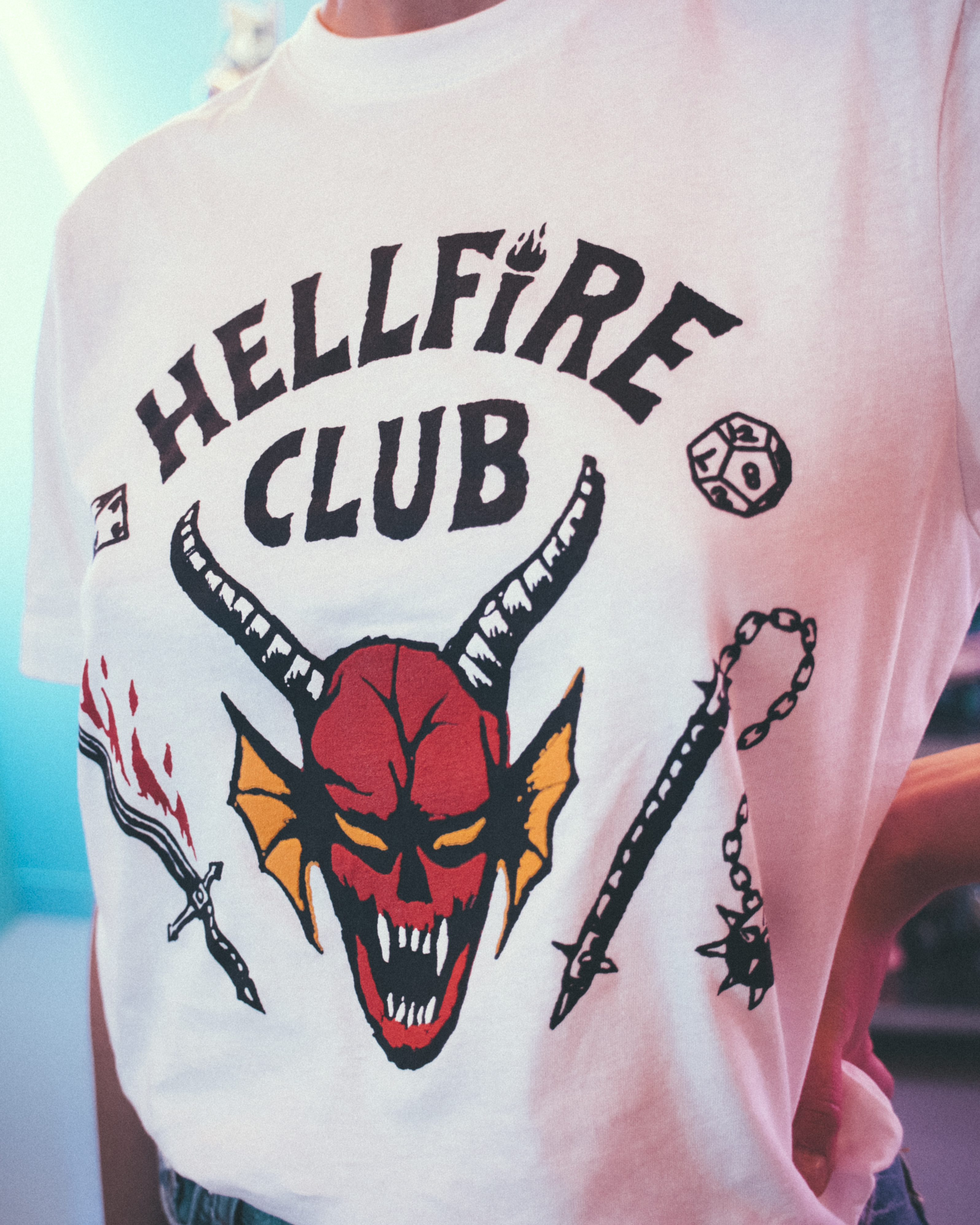Føde mount ru Primark on Twitter: "Everyone stay calm. New Hellfire Club t-shirts have  arrived 👀 #StrangerThings4 #Primark #PrimarkXStrangerThings https://t.co/sVTl32i0BD"  / Twitter
