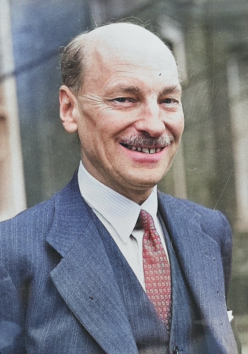 Dopo una pausa di 10 anni a causa della guerra, il 5 luglio 1945 si tennero le elezioni generali del Regno Unito, che videro il Partito Laburista di Clement Attlee conquistare, per la prima volta nella sua storia, la maggioranza assoluta dei seggi al Parlamento. 1/10