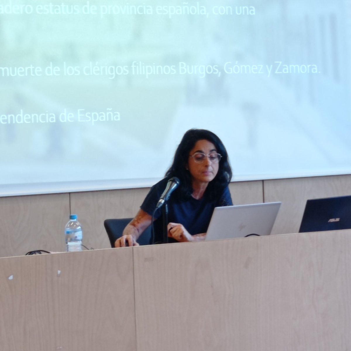 Rocío Ortuño (@escartxa) on Twitter photo Llegamos ya al siglo XIX con <a href="/esterhaba/">Ester Haba</a> en el curso de verano de <a href="/DigiPhiLit/">DigiPhiLit</a> en <a href="/UParisNanterre/">Université Paris Nanterre</a> hablando de #escritoras en la #literaturahispanofilipina Llegamos ya al siglo XIX con <a href="/esterhaba/">Ester Haba</a> en el curso de verano de <a href="/DigiPhiLit/">DigiPhiLit</a> en <a href="/UParisNanterre/">Université Paris Nanterre</a> hablando de #escritoras en la #literaturahispanofilipina