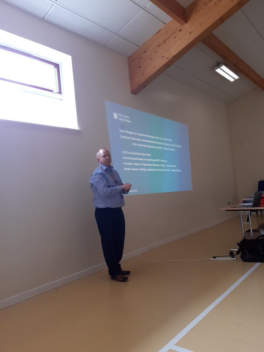 Thank you to James <a href="/DwrCymru/">Welsh Water</a>  for his interesting talk to the new year 12s <a href="/YCalonCymruPE/">Ysgol Calon Cymru</a> about the range of jobs and apprenticeships available after sixth form and university.
#inspire #motivate #inform