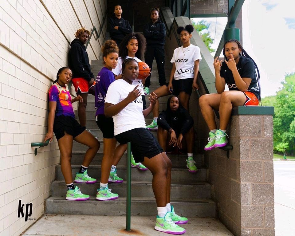 simonelewis33's tweet photo. We’re ready! First up Iowa. Then Chi. #JulyReady @TeamTakeoverGBB @NikeGirlsEYBL @OfficialNocta https://t.co/vOYYQp846l