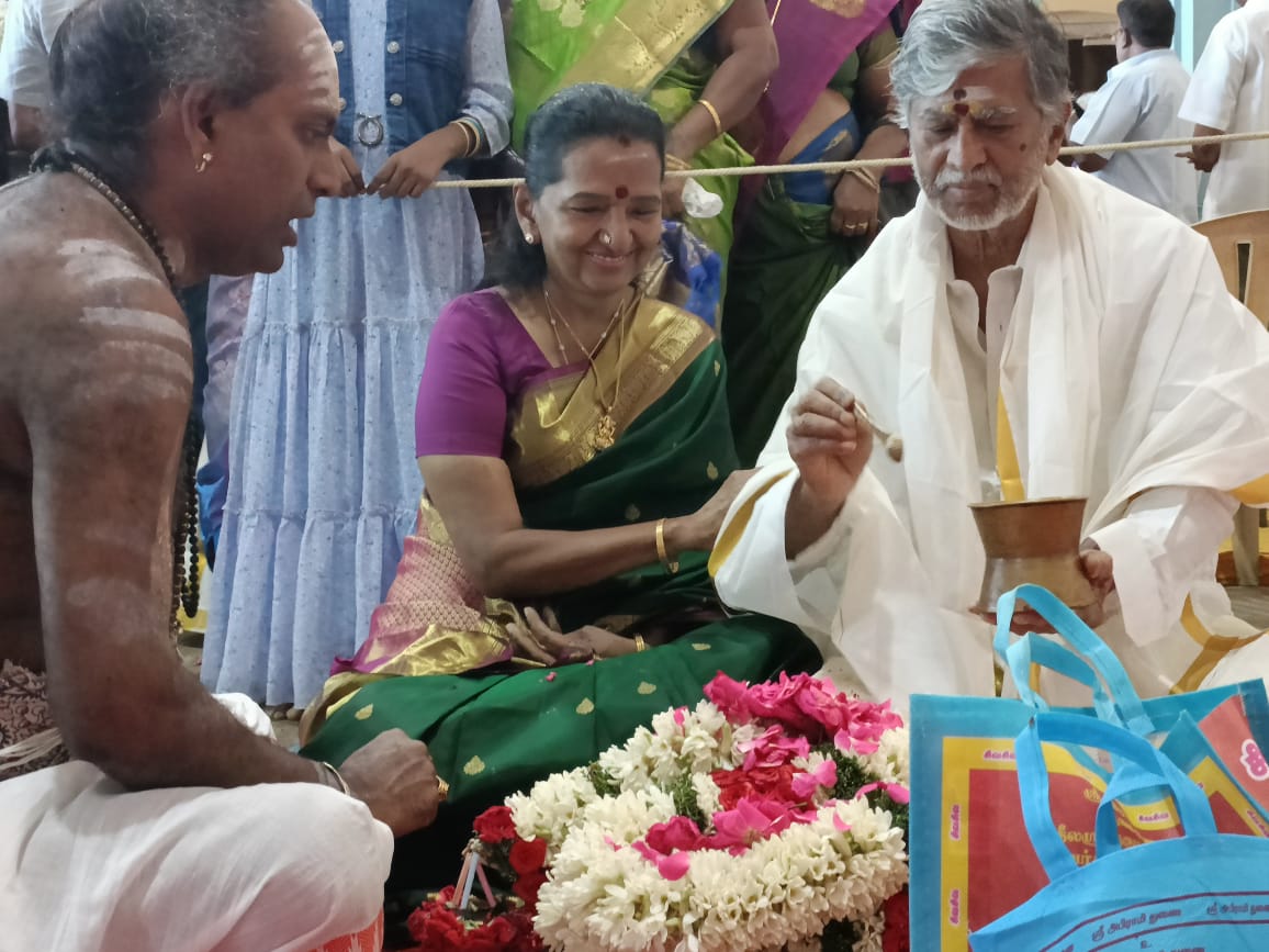 Dir_SAC's tweet photo. 80 வயது பூர்த்தி... திருக்கடையூர் அமிர்தகடேஸ்வரர் கோயிலில்  சிறப்பு யாகபூஜை செய்து சாமி தரி��னம்  செய்தோம்.🙏 https://t.co/S6xGhYPPDa