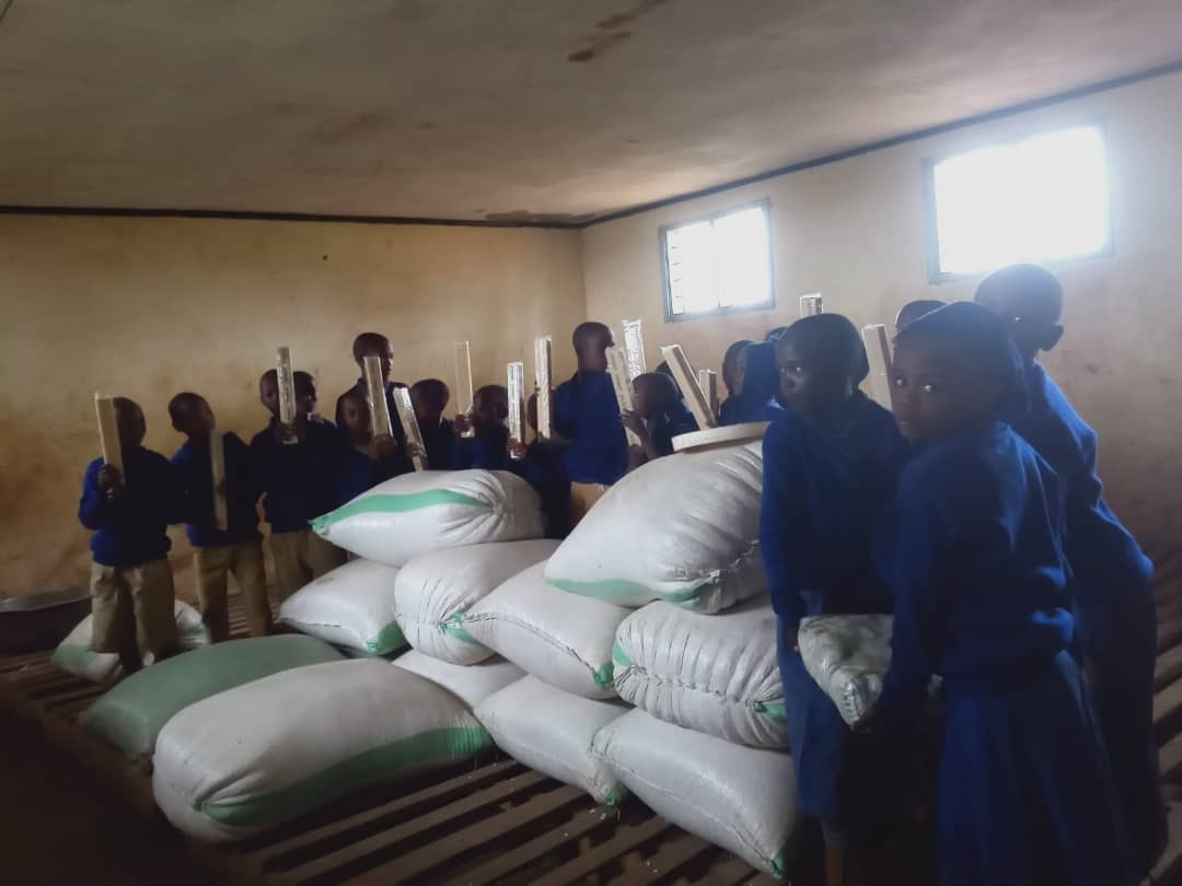 At a time of rising food costs and hardship, Lerang'wa Lunches have arrived at the school after much shopping around, ready for the start of term. Thank you for your continued support for our partners in Tanzania @Caterham_School