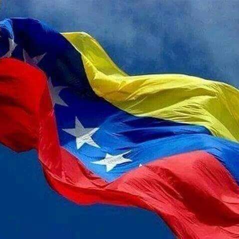 Buenos días🇻🇪
Hoy 5 de Julio, a 211 años 
de La Firma del Acta de La Independencia, somos Independientes? Somos Soberanos?
No tenemos Libertad.
seguro que la recuperaremos no como muchos creen, nos costará sangre sudor y lágrimas. 
La Democracia no se hereda se Lucha.!
