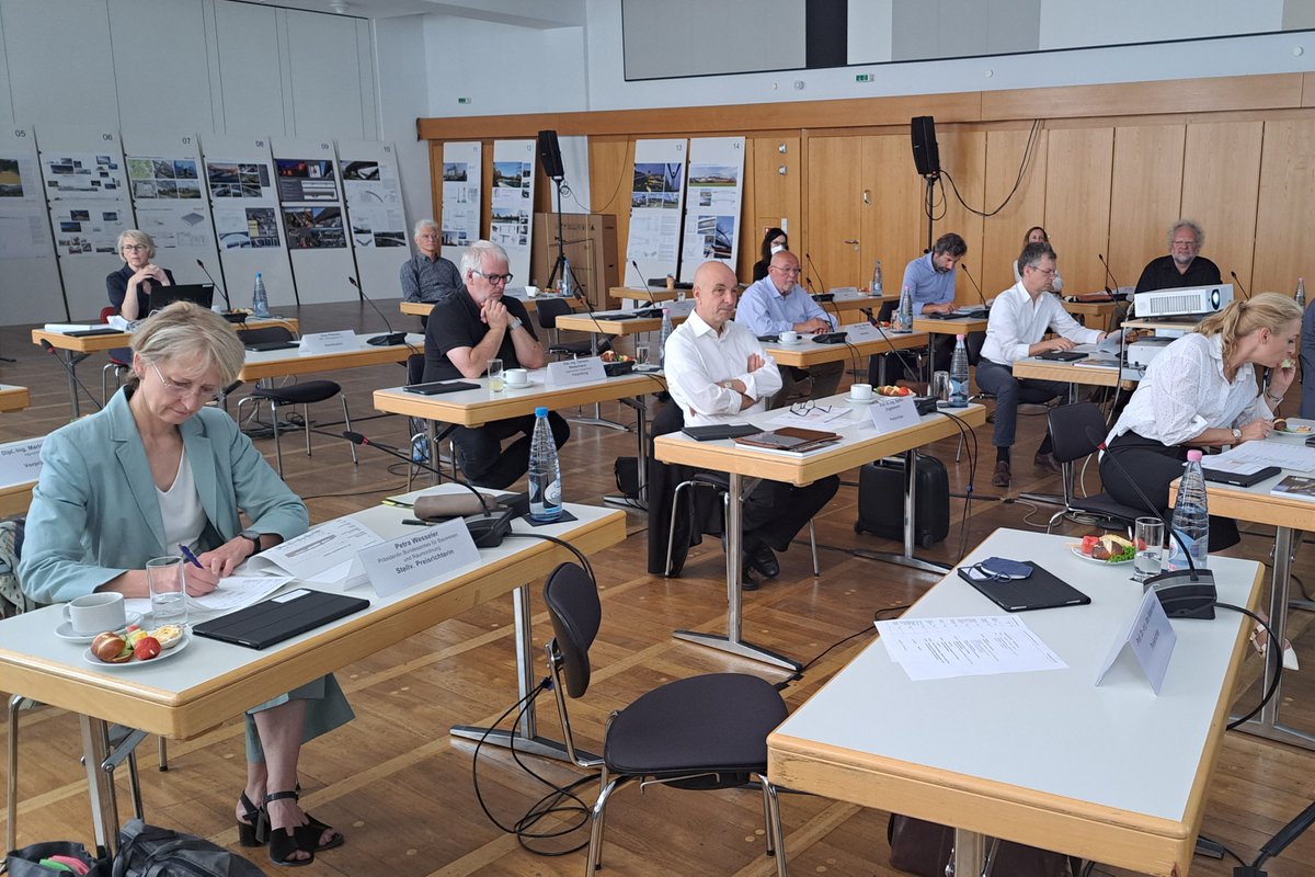 BIngK (@bingkonline) on Twitter photo Schwierige Entscheidung - wer erhält den Deutschen Ingenieurbaupreis 2022? Heute trifft d. Jury unter Vorsitz von Prof. Dr. Jan Akkermann ihre Entscheidung ➡️ bit.ly/3alTXUB <a href="/BMWSB_Bund/">Bundesbauministerium</a> #DeutscherIngenieurbaupreis #Ingenieurbaukunst #Ingenieurleistungen #Staatspreis Schwierige Entscheidung - wer erhält den Deutschen Ingenieurbaupreis 2022? Heute trifft d. Jury unter Vorsitz von Prof. Dr. Jan Akkermann ihre Entscheidung ➡️ bit.ly/3alTXUB <a href="/BMWSB_Bund/">Bundesbauministerium</a> #DeutscherIngenieurbaupreis #Ingenieurbaukunst #Ingenieurleistungen #Staatspreis