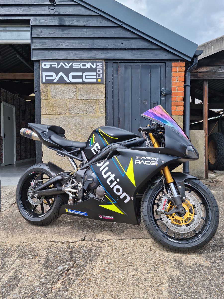 GraysonPaceGP59's tweet photo. Watch this space at Grayson Pace #GP59 @PorscheRacesGB @StantonRacing @Team_JTR_ @EuropeEvolution @UKTriumph https://t.co/H0NXI9P3sh