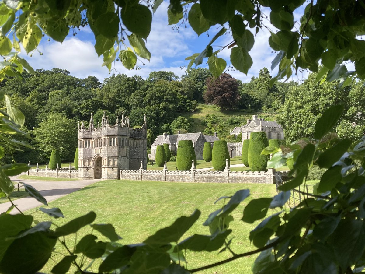 Finally caught a sunny morning shot of the gatehouse. Here’s to more sun ☀️