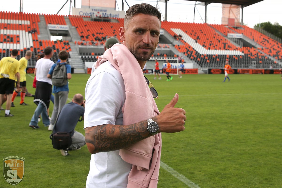 stadelavallois's tweet photo. ⏪ 𝗛𝗲'𝘀 𝗯𝗮𝗰𝗸 ! 🔥🧡🖤 https://t.co/m3fK4bQHen