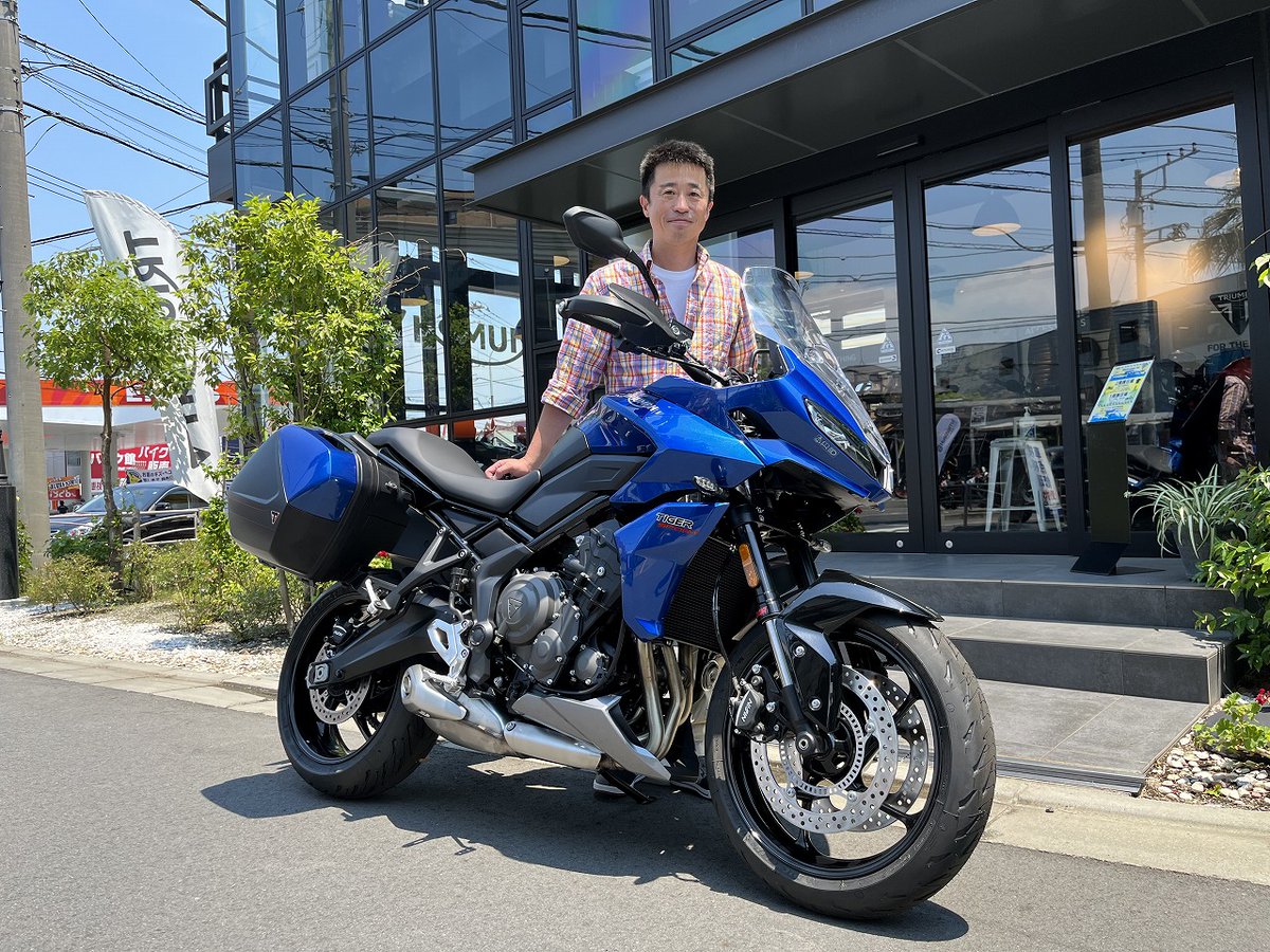 TR_CHIGASAKI's tweet photo. 【ブログ更新】今回N様にオリジナルカスタム車両タイガースポーツ660をご納車させて頂きました!
今後も在庫車両をカスタムさせて頂きますので乞うご期待!
https://t.co/VsEnlAPPh5
#トライアンフ
#TRIMPH
#タイガースポーツ660
#TIGER
#アドベンチャー
#オリジナル
#カスタム
#3気筒
#新車 https://t.co/WHy7ag90v7