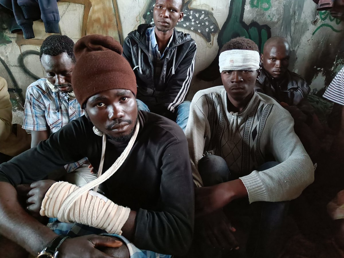 Gabriela_Schz's tweet photo. Los supervivientes del salto de Melilla denuncian que la Guardia Civil los golpeó y devolvió a Marruecos a personas heridas. 

Son sudaneses, potenciales refugiados como los ucranianos. Los reciben de forma bien distinta. 
Nos lo cuentan desde Casablanca https://t.co/zMWljW9amJ https://t.co/jW2eSAT00J