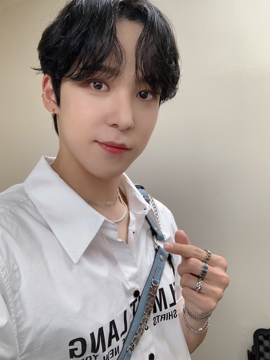 1024zone's tweet photo. [🪐] YUNHO FNS 

"tiny-ya, fighting for today too🥰" https://t.co/1EFHBxKt09