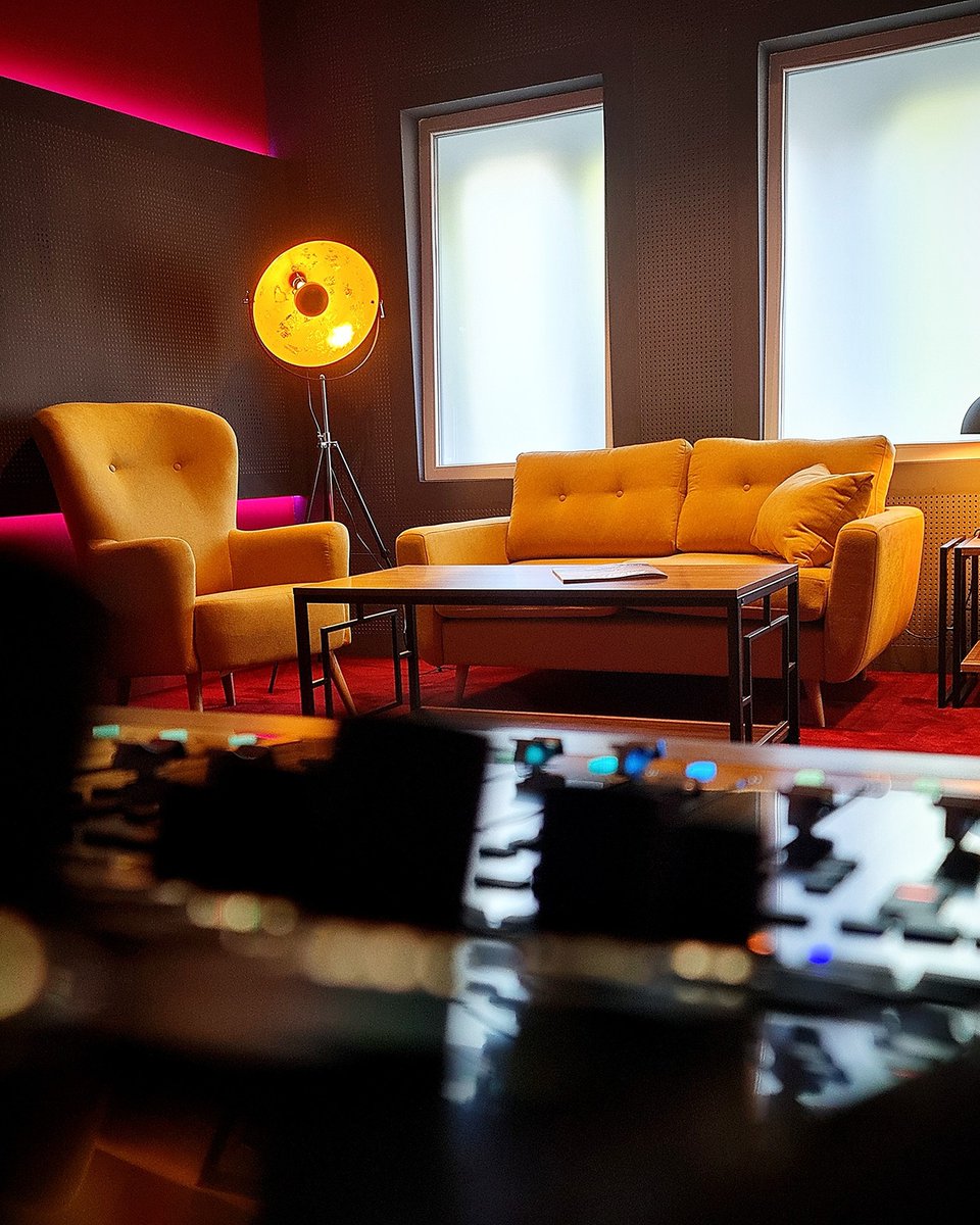 city_pecs's tweet image. It's very important to us that our producers and directors are comfortable and are made to feel at home 🎧🎬🎚
#interriordesign #avid #avids4 #s4 #protools #film #movie #mixing #mixingengineer #soundengineer #audio #postproduction #studio #sound #pécscitystudios #filmproduction