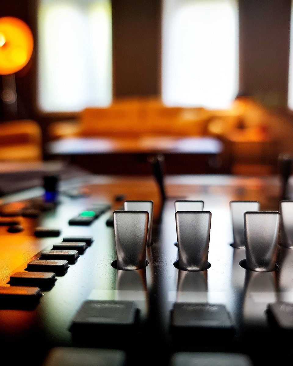 city_pecs's tweet image. It's very important to us that our producers and directors are comfortable and are made to feel at home 🎧🎬🎚
#interriordesign #avid #avids4 #s4 #protools #film #movie #mixing #mixingengineer #soundengineer #audio #postproduction #studio #sound #pécscitystudios #filmproduction