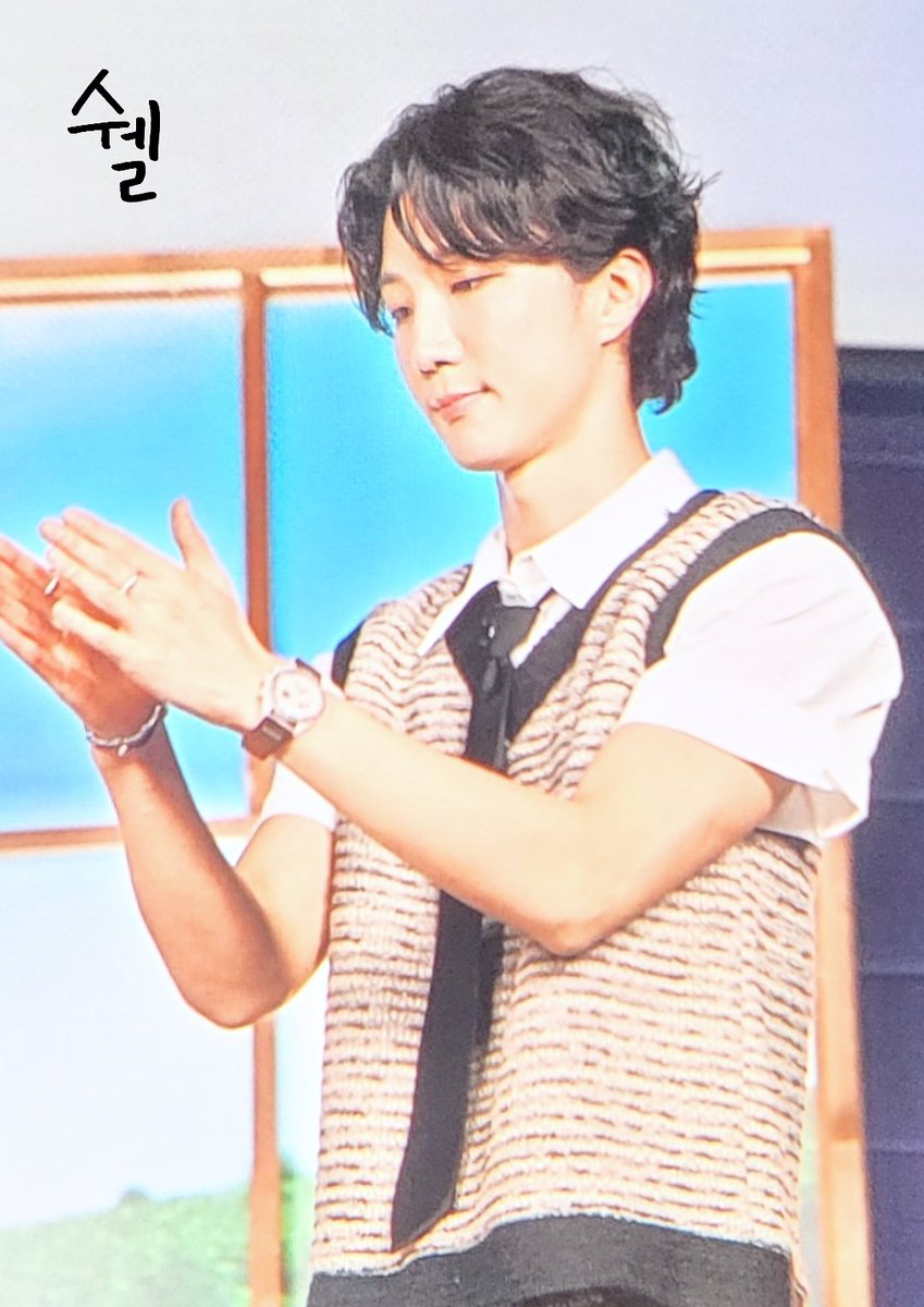 220705 프리뷰

오랜만💖  반가워💖

#WINNER #HOONY #위너 #이승훈
<a href="/official_hoony_/">official_hoony_</a>