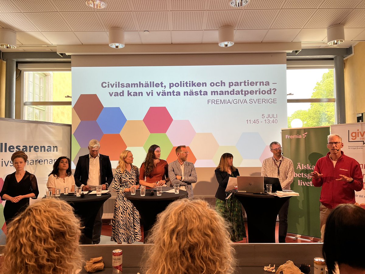 Intressant nu om demokrativillkoret på #civsamarenan hos <a href="/GivaSverige/">Giva Sverige</a> #Almedalen