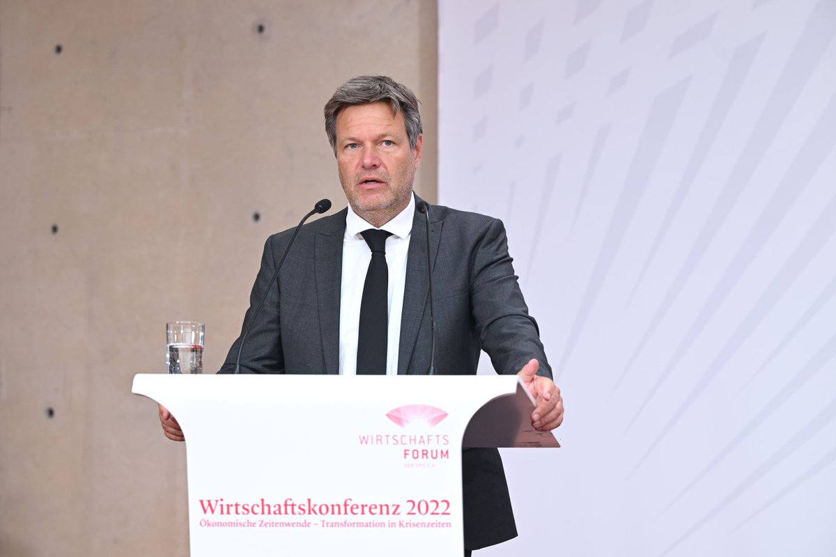 "Die Zeit, in der #Wirtschaftspolitik dann am besten war, wenn sie nicht stattgefunden hat, ist endgültig vorbei."

Vizekanzler und Bundeswirtschaftsminister Dr. Robert #Habeck auf unserer Wirtschaftskonferenz. #wiko22 @BMWK 

▶️Livestream: bit.ly/3u3ZKoz