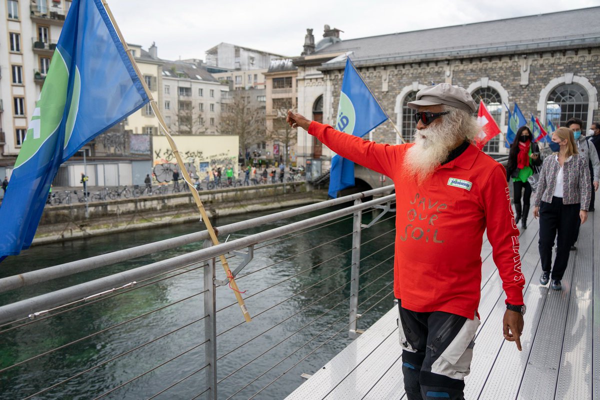 cpsavesoil's tweet photo. Switzerland welcomed @SadhguruJV and the #SaveSoil movement with great enthusiasm and warmth as he rode through the stunning Swiss countryside and spectacular cities.
@myswitzerland_e https://t.co/EHUDlz9cw4