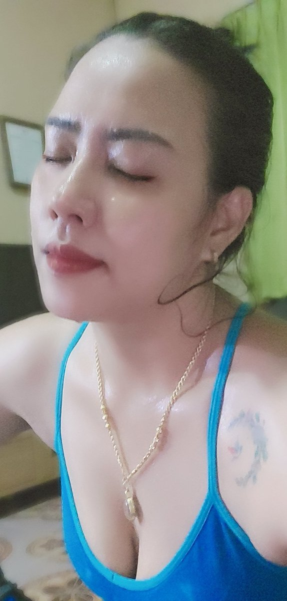 alissland's tweet image. หนึ่งเดียวในดวงใจ รองพื้น L&apos;oreal true match รองพื้นเนื้อบางเบา เกลี่ยง่าย ที่สำคัญปราศจากน้ำมัน ติดทนนาน 24ชม. ไม่เมือกไม่มันแม้เหงื่ออกเยอะแค่ไหนก็ตาม นี่ไปทำงาน8-10ชม./วัน เลิกงาน มาออกกำลังกายต่อ เหงื่อท่วมแค่ไหน ก็ไม่ดรอปไม่เยิ้ม เอาไปเลย 10/10 #loreal #lorealtruematch