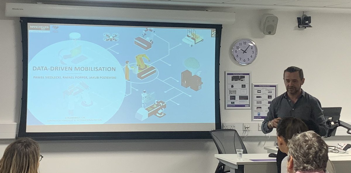 This was followed by a talk on Data-Driven #Mobilisation by Pawel Siedlecki, Area Leader &amp; Deputy Director &amp; Rafael Popper, Director of #CFI of @InstytutOT #Foresight