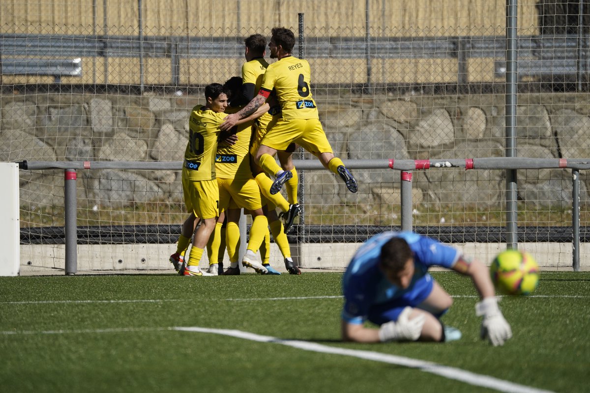 afafutand's tweet photo. 💪🏻 Molt d'èxit als equips andorrans que aquesta setmana s'estrenen a la UEFA Conference League: @ACEscaldes i @UEStaColoma
#andorra #futbolandorra #milloremelfutbol #sumemjunts https://t.co/QJuUR8K6J9