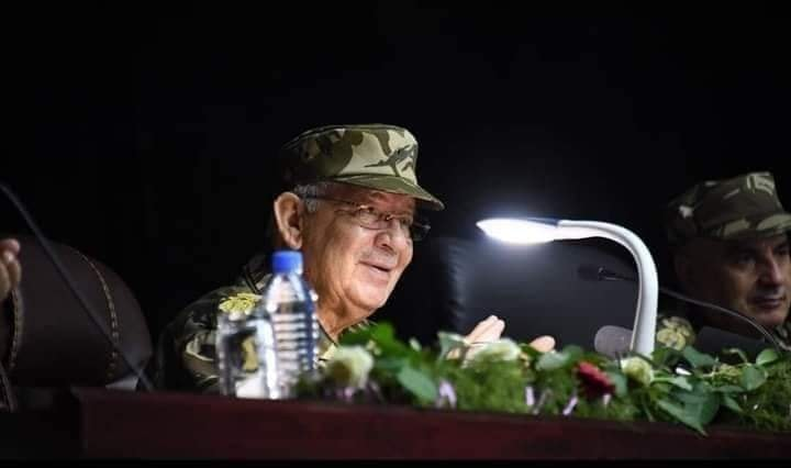 في هذا اليوم المبارك يجب أن نتذكر هذا البطل وما فعله من أجل جاهزية الجيش وتطوره .. رحمة الله على عمي #صالح.

#تاريخ_مجيد_و_عهد_جديد
#عيد_الاستقلال