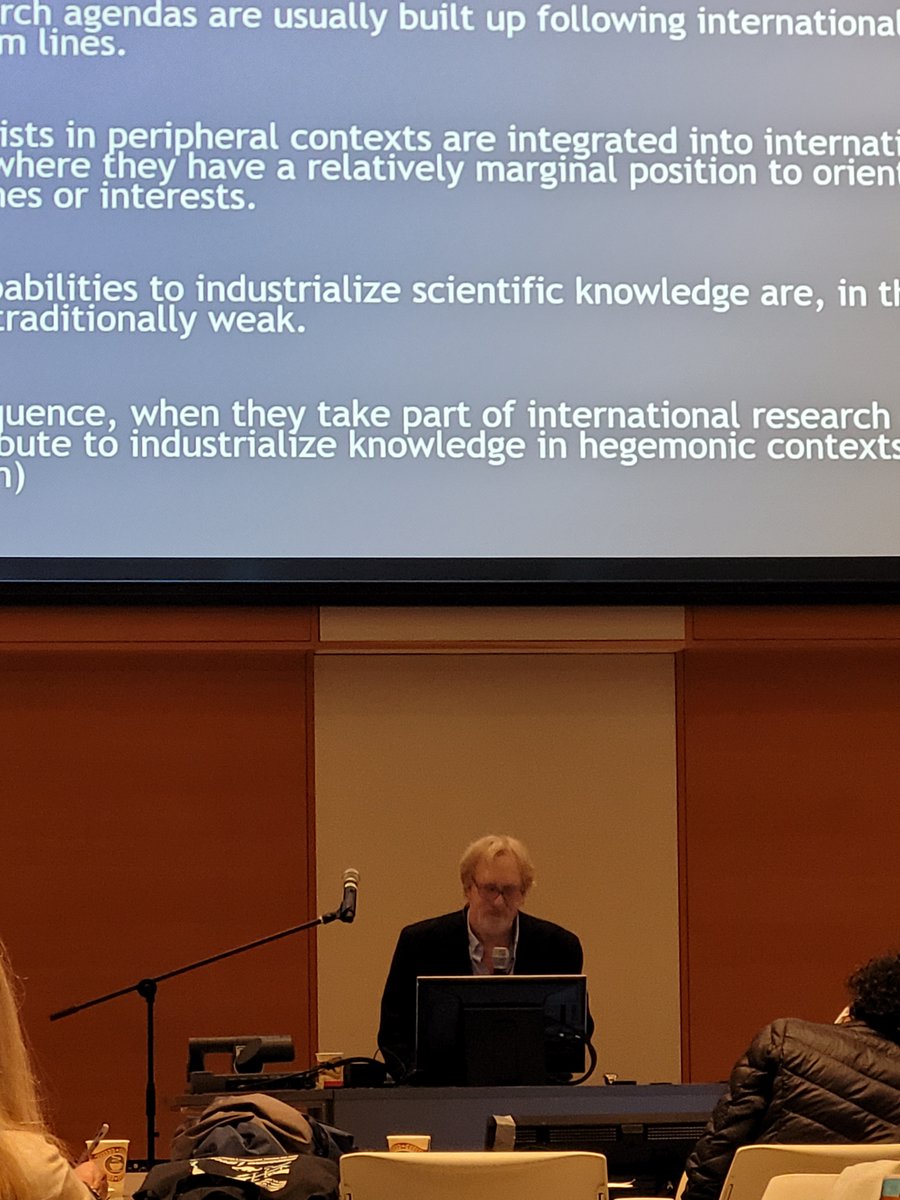 IHPSTgroup's tweet photo. Day 2: a great plenary talk (the Springer Lecture) by Pablo Kreimer (Universidad Nacional de Quilmes, Argentina) about techno-scientific promises and disciplinary fields in peripheral contexts. @SpringerEdu
#IHPST #IHPST2022 #HPS #SSK #ScienceAndEducation https://t.co/A8ASvRhlRG
