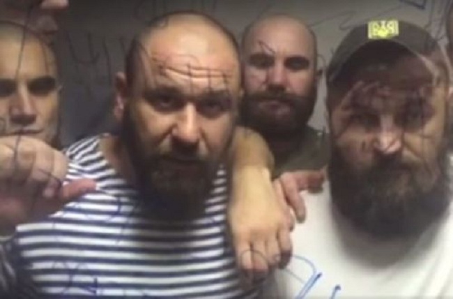 LaurentBrayard's tweet photo. Rouslan #Onishchenko alias #Albamaz mafieux transfuge du #Donbass bataillon #Shakhtarsk puis #Tornado condamné à 11 ans de prison pour tortures et viols amnistié par #Zelensky avec d'autres tueurs ce grand malade est de nouveau lâché sur les populations #Donbass depuis mars 2022 https://t.co/7SoUiVo3QR