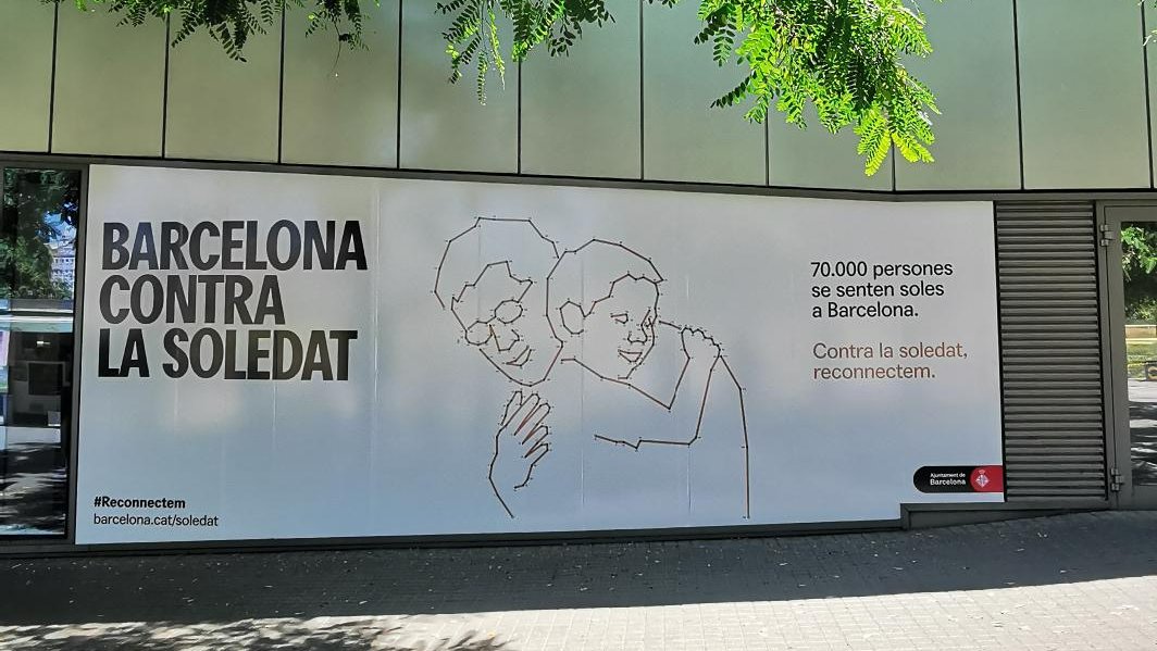 🙋 Des del #DissenyHub ens unim a la campanya "Contra la soledat, #Reconnectem", que ha posat en marxa el <a href="/bcn_ajuntament/">Ajuntament de Barcelona</a> a través de l'Àrea de Drets Socials, Justícia Global, Feminismes i LGTBI.