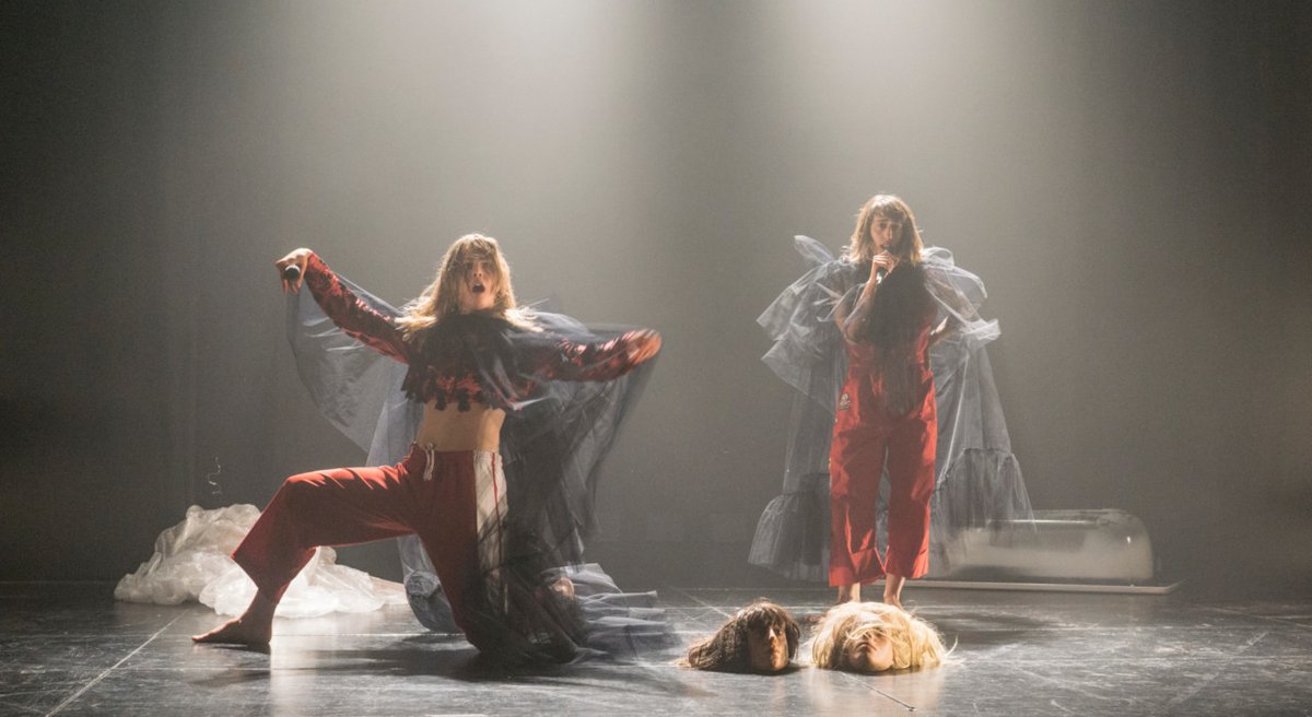 TeatroRosalia's tweet photo. Xa podedes mercar as entradas para a peza #AMuerte das #HermanasGestring dentro do Ciclo #TRCdanza
👉29 de outubro
🎟️https://t.co/3XTv1a9fnj https://t.co/vzuAryLYP4