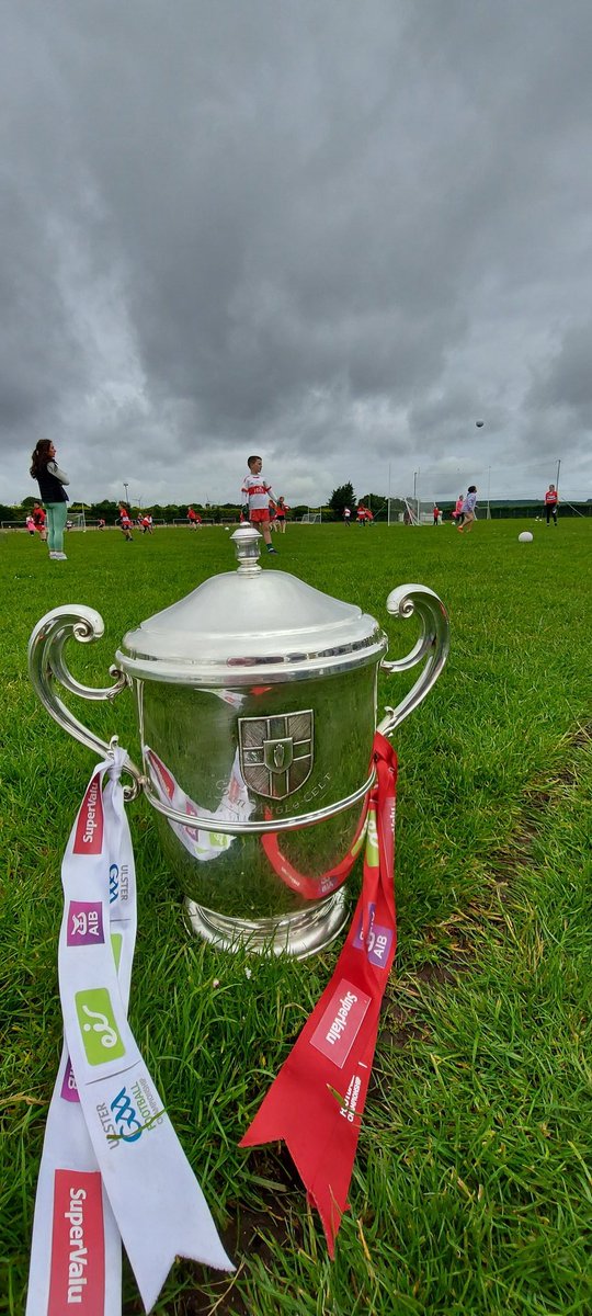 We had a busy morning before Cul Camp began today!  
The Anglo-Celt was proudly on display and all the children loved getting their hands on it! 
Special thanks also to Ben McCarron for taking time to get pictures with everyone. 

The hype begins now for the weekend!

<a href="/Doiregaa/">Derry GAA</a>