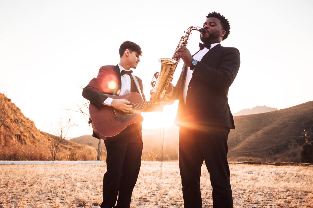 WNIJNews's tweet photo. Nick Glover says, "Next time you are jamming to some good music with some friends, remember the music matters less than those who you listen to it with." Hear more on today's #PerspectivesOnWNIJ https://t.co/WPIXuUQ2vN https://t.co/uDZzm3yhyu