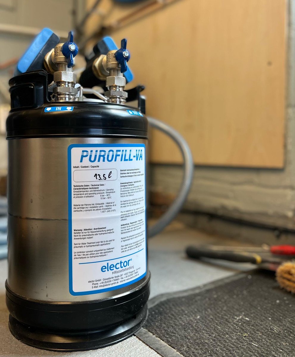 New @ViessmannUK 200w on 4 pipe with weather comp, upgrading an old S plan system. Filled to VDI with <a href="/thoroughflush/">Thoroughflush®️</a>