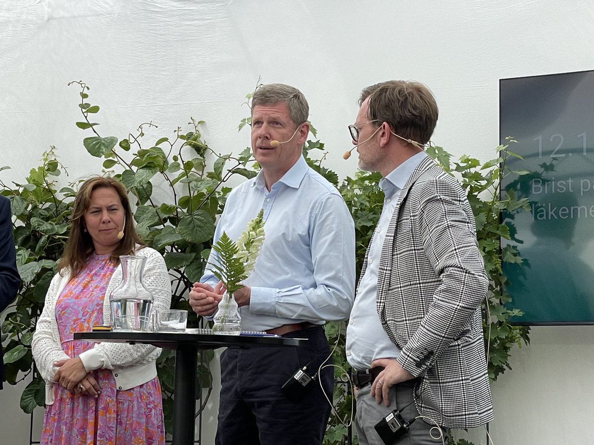 Flera tusen nya forskare behövs i industrin för att klara omställning, sysselsättning och tillväxt. Förbättra ersättningsnivåerna till lärosätena, behåll utländska forskare och åtgärda lönepremierna för disputerade, säger ⁦<a href="/Klingbjer/">Per Klingbjer</a>⁩ ⁦@Naturvetarna ⁦<a href="/Akademikerna/">Saco</a>⁩