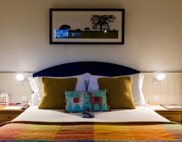 🌿 Grab yourself a relaxing weekend or midweek break in the Surrey Hills &amp; escape the city lights! 

We have country Garden Rooms, cosy Inn Rooms &amp; Luxury Shepherd Huts to choice from &amp; are SUPER dog &amp; family friendly!

BOOK NOW: bit.ly/3bR06bY