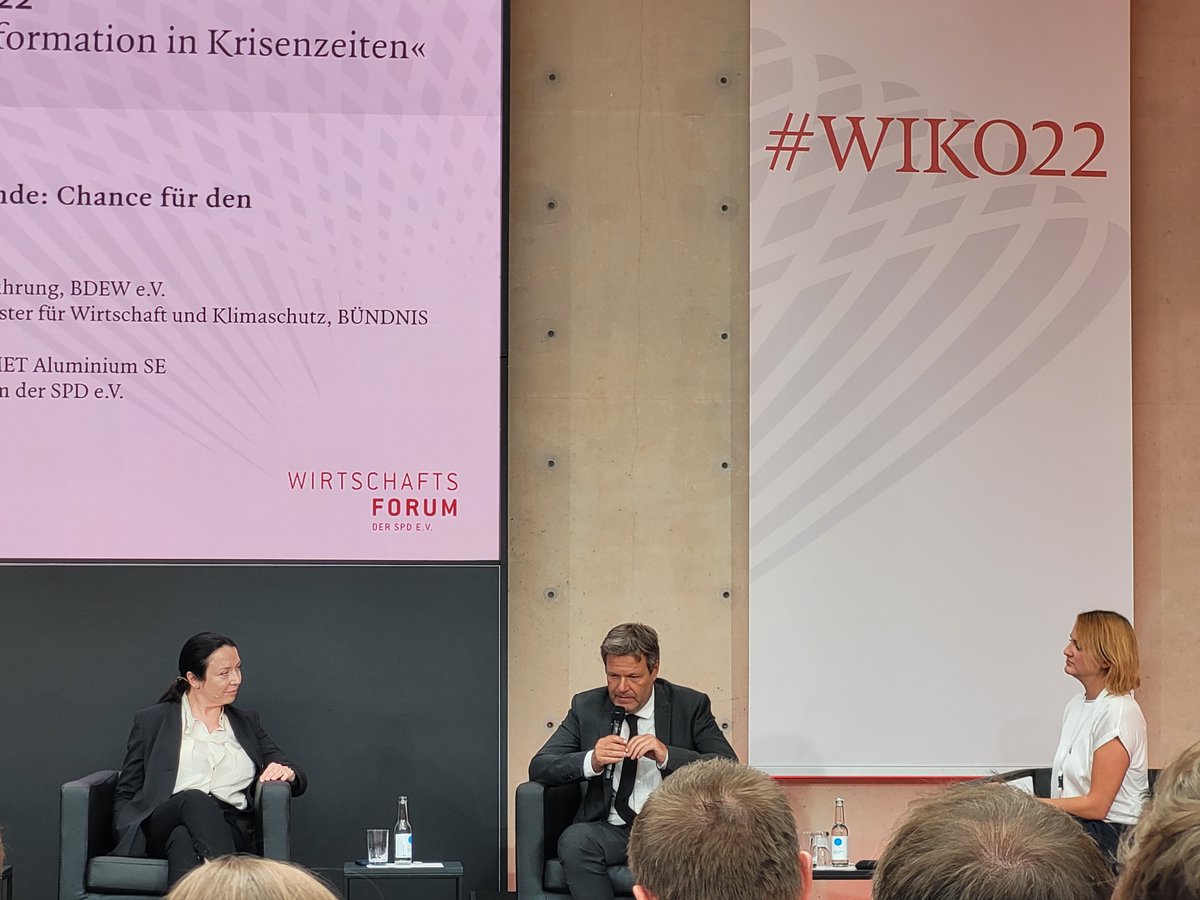 "Plastik ist nicht gleich Plastik" - BM Robert Habeck zur Innovationskraft der Industrie in Richtung #Kreislaufwirtschaft auf der #WIKO22 <a href="/Wirtschaft_SPD/">Wirtschaftsforum_SPD</a> @BMWK <a href="/CovestroDE/">Covestro Deutschland</a>