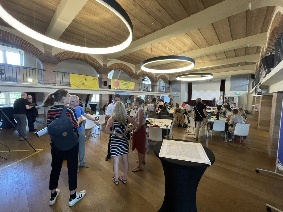 Teilnehmer sind jetzt da, jetzt gehts gleich los auf der #loscon22 Kaiserburg #Nürnberg