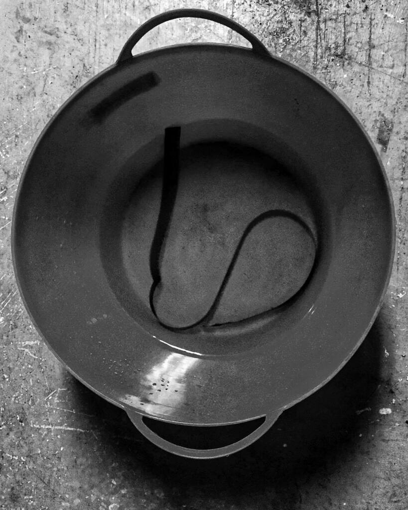 FatMessiah's tweet photo. 16mm noodle.
#16mm #film #analog #analogfilm #analogfilmlab #strip #bucket #wetlab #handprocessing #darkroom #workshop #bnw #blackandwhite #vancouver #summer #2022 #cineworks https://t.co/sav2TTfyBM https://t.co/3oVJ4mCqgG
