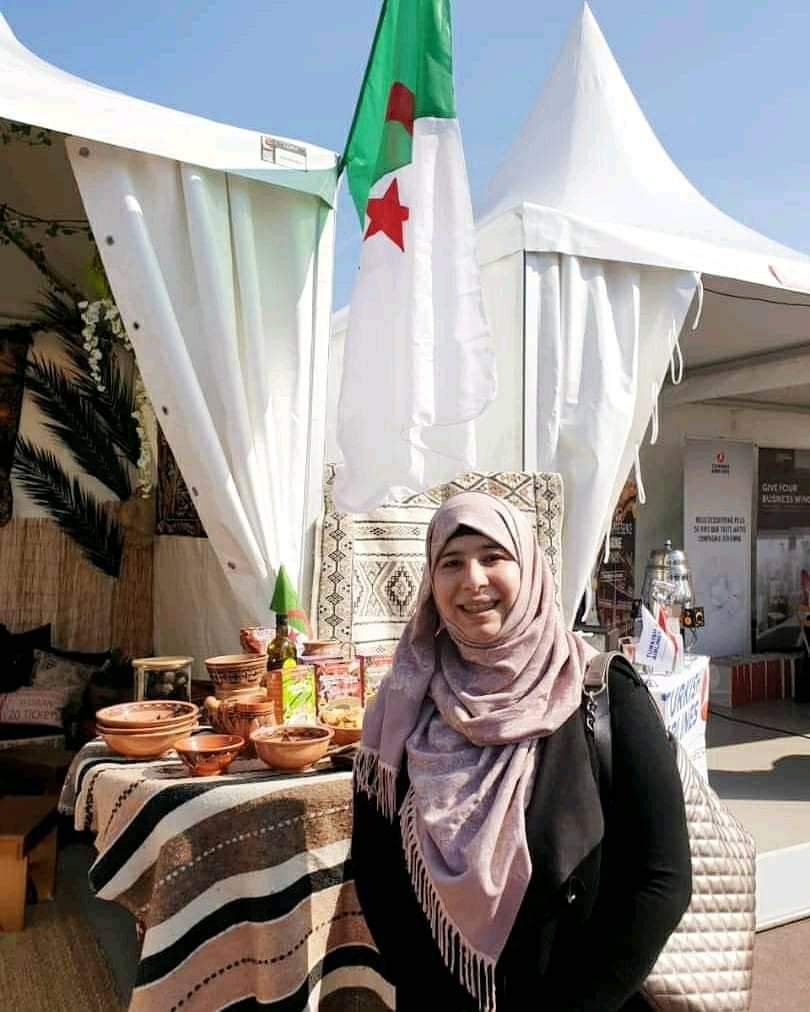 الثورة تندلع من رحم أبطال جعلوا دماءهم الغالية المقدسة رخيصة وأجسادهم قرابين لأجل أن يحيا هذا الوطن وأبناؤه..كل عام والجزائر بخير. منى شلبي
#5juillet1962