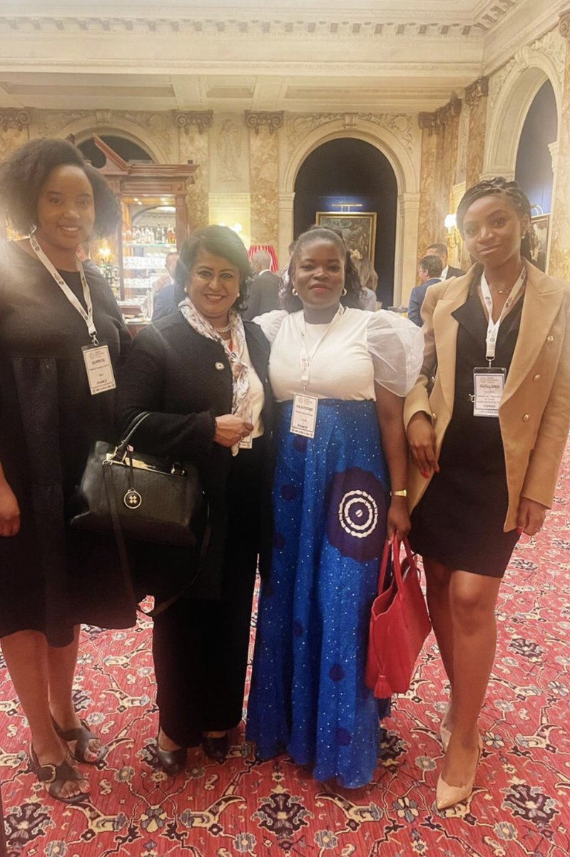 14kmforum's tweet photo. Keshia Dupros, fondatrice du #14kmforum a participé à de nombreux évènements de haut niveau au mois de juin 2022 dont le Crans Forum Afrique où SE Ameenah Gurib-Fakim, première femme Présidente de l'Ile Maurice de 2015 à 2018 était présente.
--
#afrique #mauritius https://t.co/d8n9z6s1Yb
