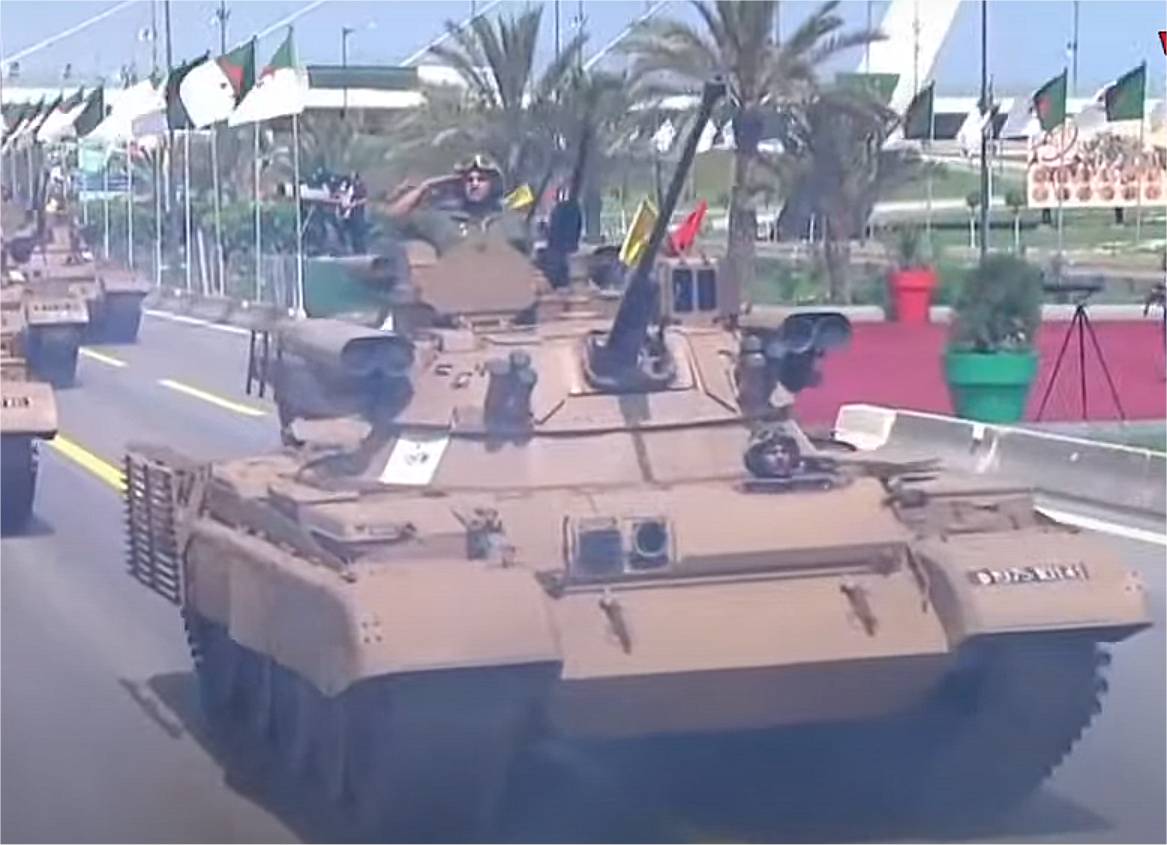 Объект On Twitter: Rt @Armyrecognition: #Algeria Marks 60 Years Of  Independence With #Military #Parade Photo 13 Live Https://T.co/3Bj2asddew  / Twitter