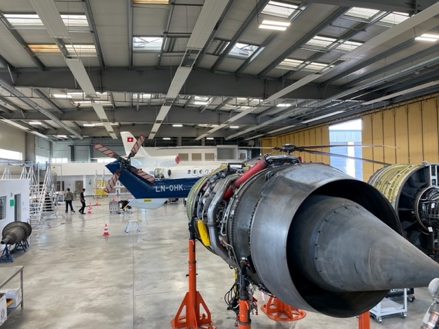 AFMAÉ - CFA des métiers de l’aérien (@afmaecfaaerien) on Twitter photo Réception grâce à notre entreprise partenaire <a href="/AirFranceFR/">Air France FR</a> d'un moteur GP 7200 d’A.380 à Bonneuil en France.
Formidable outil pédagogique pour tous nos apprenants.
Il rejoint en notre Falcon 50 et notre Super Puma pour une belle rentrée en septembre.
#Learnbeforeflight Réception grâce à notre entreprise partenaire <a href="/AirFranceFR/">Air France FR</a> d'un moteur GP 7200 d’A.380 à Bonneuil en France.
Formidable outil pédagogique pour tous nos apprenants.
Il rejoint en notre Falcon 50 et notre Super Puma pour une belle rentrée en septembre.
#Learnbeforeflight