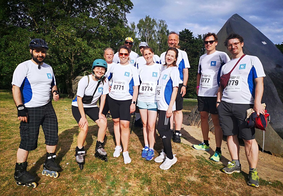eyesquare's tweet photo. We work together, we have fun together, we run together, and we help together! The @eyesquare team was in their best shape and moods at the IKK BB company run!
#ikkbb #BerlinerFirmenlauf #berlincompanyrun #companyrun #team #teamevent #teambuilding #goodcause #wearehiring https://t.co/e8vNdEDT4m