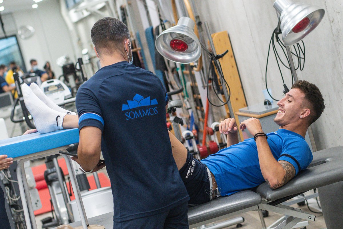 SDHuesca's tweet photo. ✔️ Segunda jornada de reconocimientos médicos: 

- Analíticas 🌡️
- Electromiografía 🦵
- Ecocardiograma 📈
- Prueba de esfuerzo 🏃
- Antropometría 📏

🔛 ¡𝙈𝙖𝙣̃𝙖𝙣𝙖, 𝙖𝙡 𝙘𝙚́𝙨𝙥𝙚𝙙! 🔛 https://t.co/lU7IUmvJxR