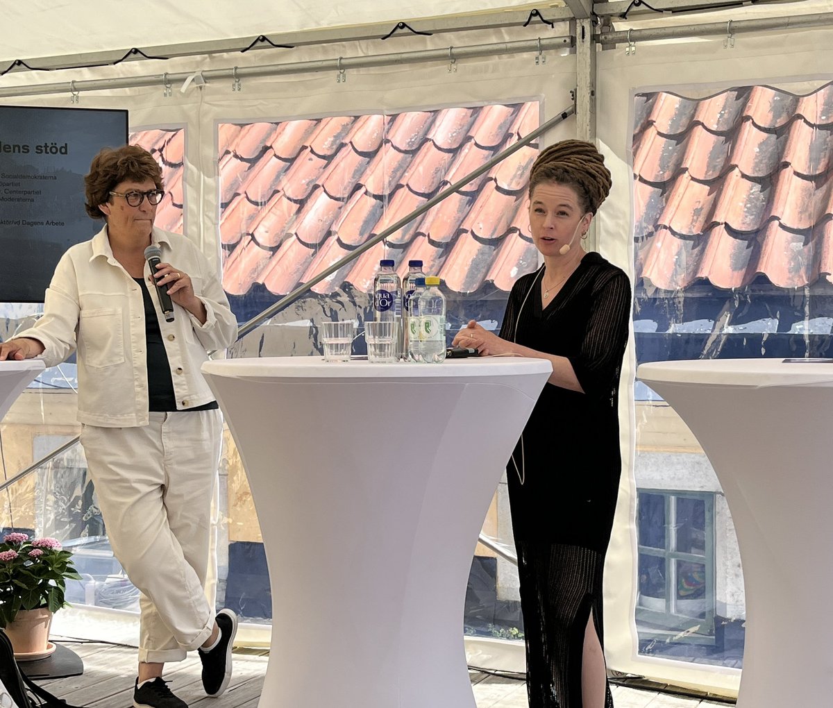 Unn Edberg (@unnedberg) on Twitter photo Nu börjar debatt hos <a href="/SvTidskrifter/">Sveriges Tidskrifter</a> med @HelleKlein och <a href="/amandalind_/">Amanda Lind</a> Ăven politiker frĂ„n S, M och C deltar. Kan nog hetta till! #Almedalen Nu börjar debatt hos <a href="/SvTidskrifter/">Sveriges Tidskrifter</a> med @HelleKlein och <a href="/amandalind_/">Amanda Lind</a> Ăven politiker frĂ„n S, M och C deltar. Kan nog hetta till! #Almedalen